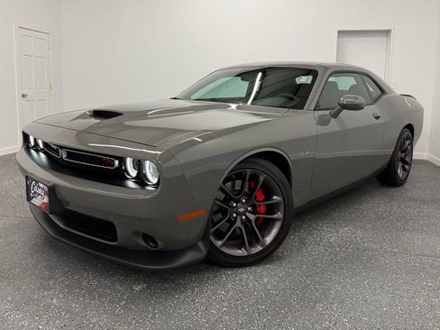 Used 2023 Dodge Challenger R/T w/ Performance Handling Group image 1