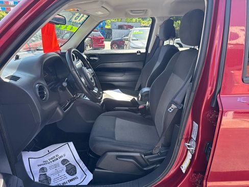 Used 2016 Jeep Patriot Latitude AWD/4WD image 10