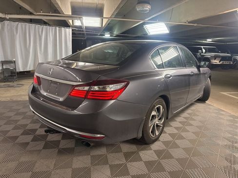 Used 2017 Honda Accord LX image 7