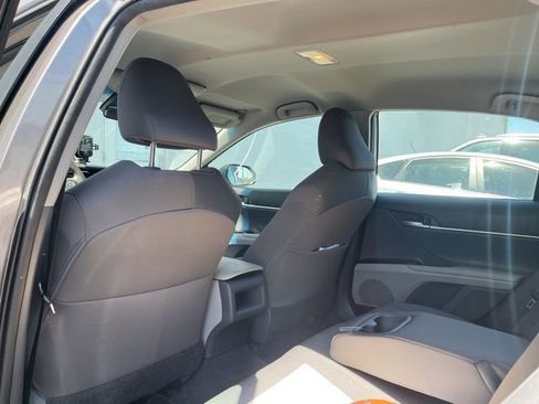 Used 2018 Toyota Camry LE image 15