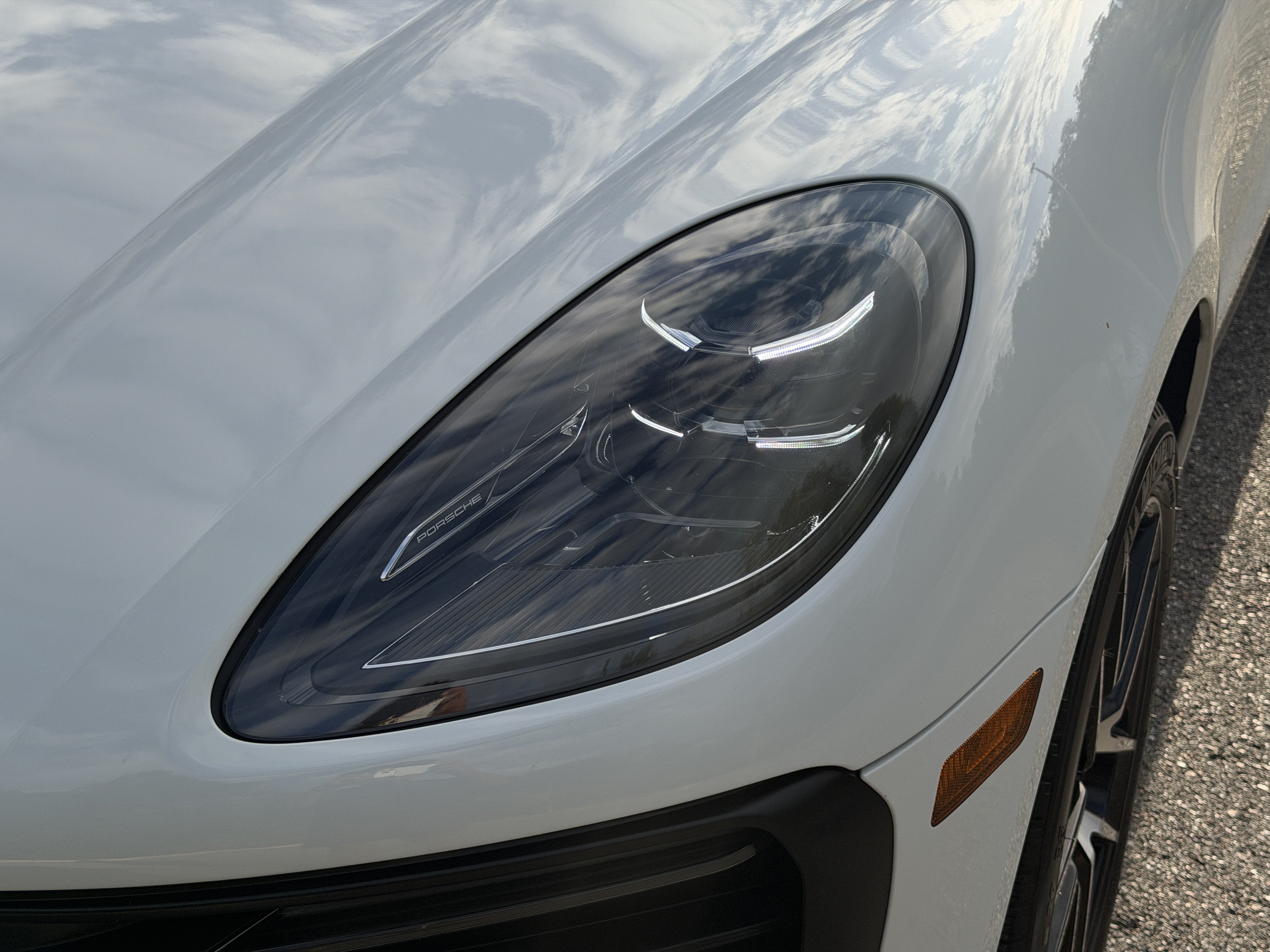 Used 2023 Porsche Macan AWD/4WD image 9