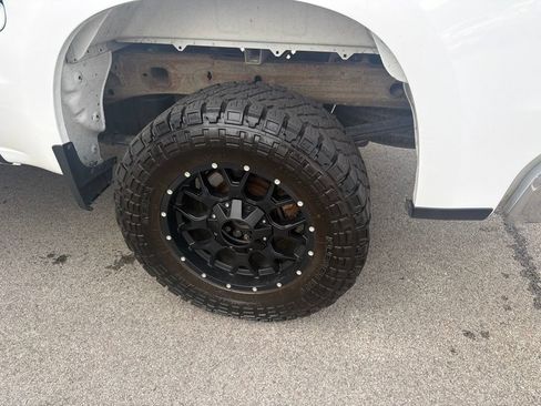 Used 2021 Chevrolet Silverado 1500 LT AWD/4WD image 7