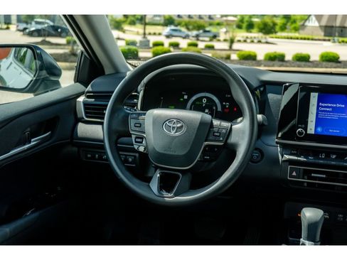 Used 2026 Toyota Camry LE FWD image 21