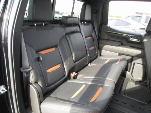 Used 2022 GMC Sierra 1500 AT4 w/ AT4 Premium Package image 25