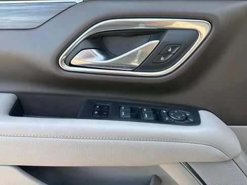 Used 2024 GMC Yukon XL SLT w/ SLT Luxury Package image 64