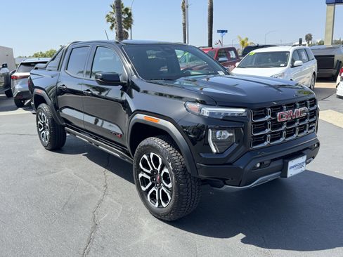 Used 2025 GMC Canyon AT4 w/ Nightfall Edition AWD/4WD image 2