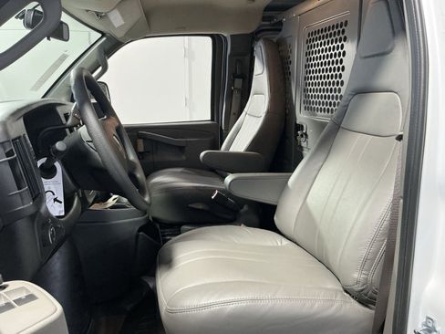 New 2025 Chevrolet Express 2500 w/ Driver Convenience Package image 21