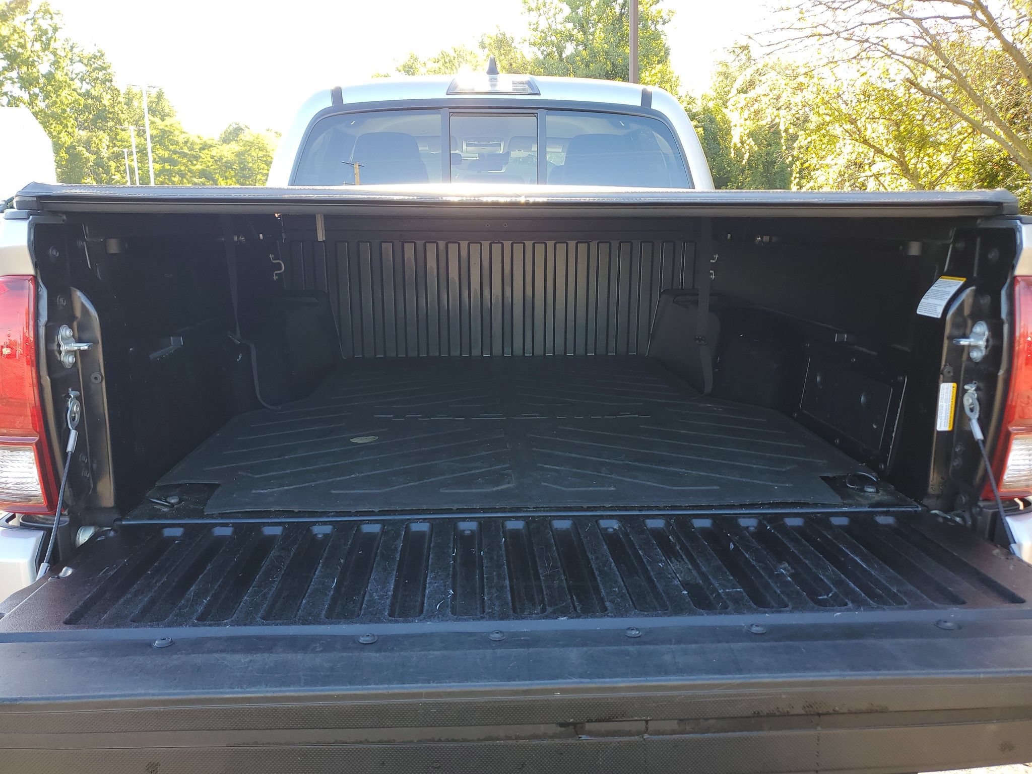 Used 2022 Toyota Tacoma SR AWD/4WD image 7