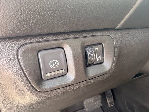 Used 2019 GMC Acadia SLT FWD image 13