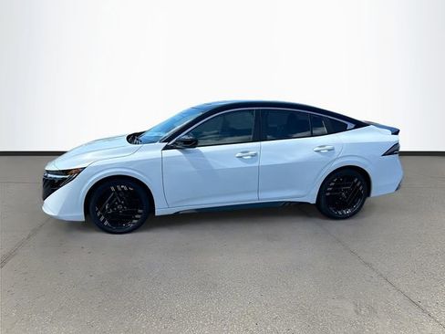 New 2026 Nissan Sentra SR FWD image 4