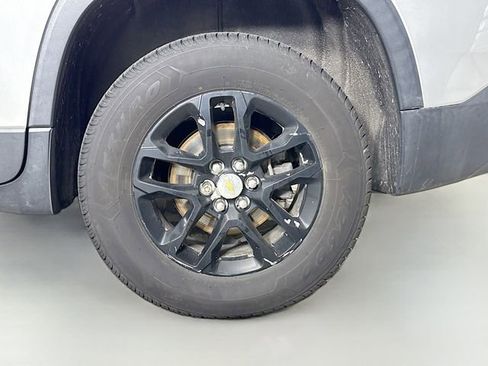 Used 2018 Chevrolet Traverse LS image 32