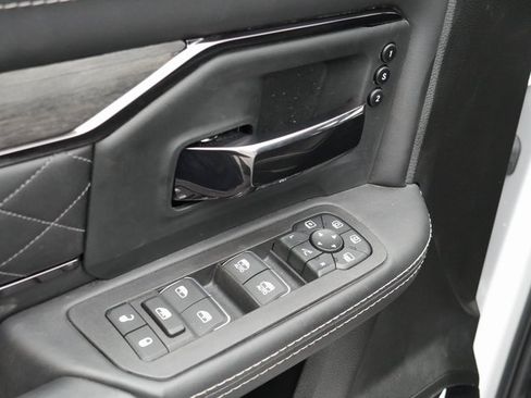 Used 2025 RAM 3500 Limited image 17