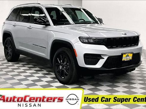 Used 2024 Jeep Grand Cherokee Altitude AWD/4WD image 1