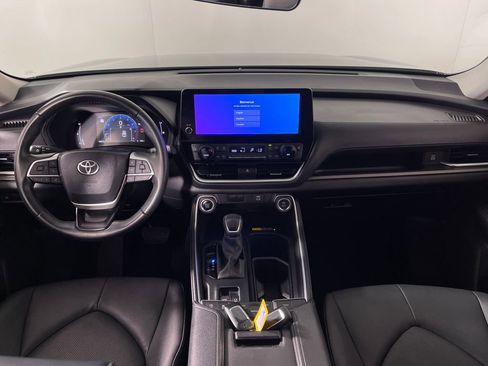 Certified 2024 Toyota Grand Highlander FWD image 14