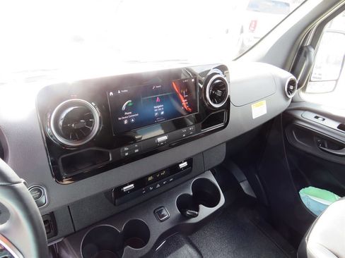 Used 2022 Mercedes-Benz Sprinter 4500 w/ Parking Package image 5