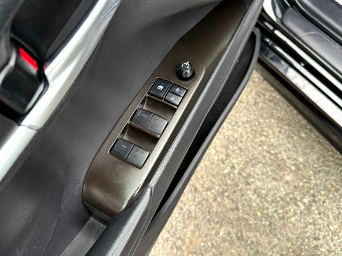 Used 2021 Toyota Camry SE image 17