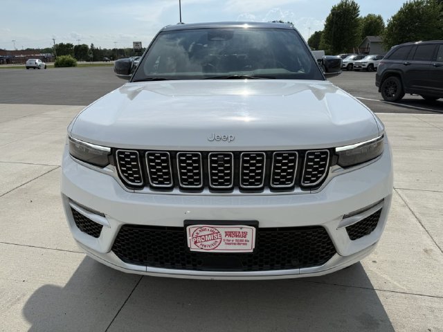 Used 2024 Jeep Grand Cherokee Summit w/ Luxury Tech Group V AWD/4WD image 3