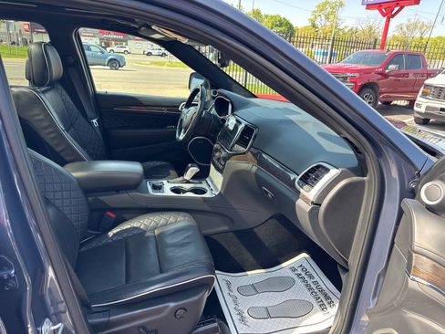 Used 2021 Jeep Grand Cherokee Summit AWD/4WD image 8