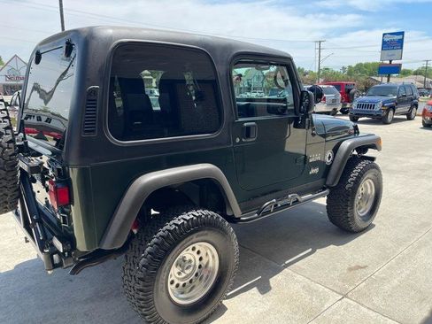 Used 2004 Jeep Wrangler X w/ Convenience Group AWD/4WD image 10