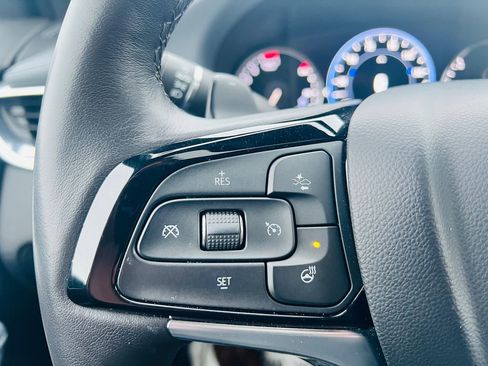 Used 2022 Buick Enclave Premium w/ Experience Buick Package image 23