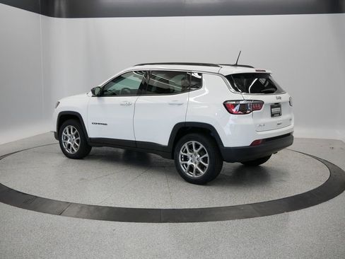 Certified 2022 Jeep Compass Latitude image 44