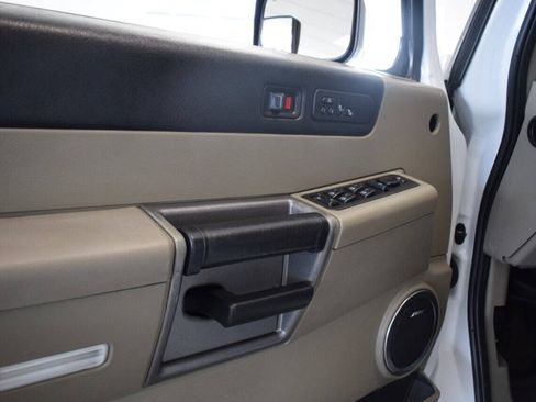 Used 2003 HUMMER H2 w/ Preferred Equipment Group AWD/4WD image 30