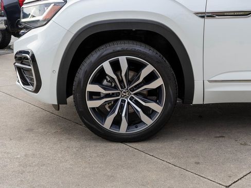 Used 2022 Volkswagen Atlas Cross Sport SEL Premium R-Line image 31