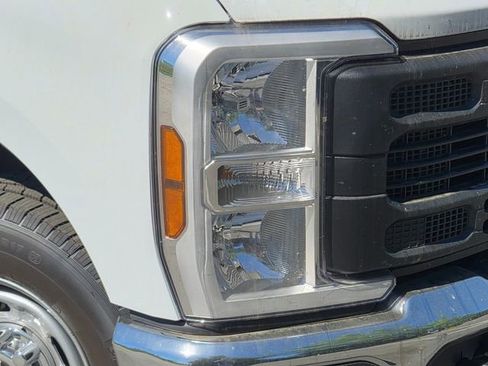 New 2026 Ford F250 XL w/ XL Chrome Package RWD image 10