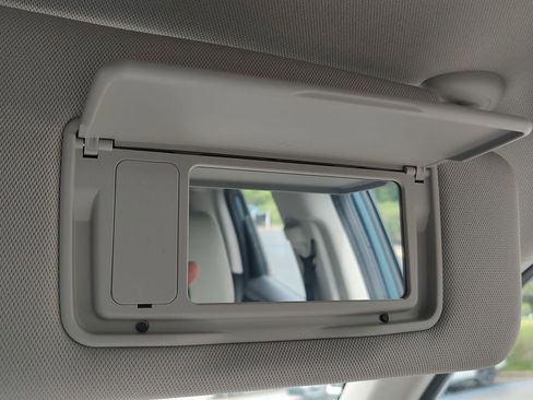 Used 2023 Honda HR-V LX image 5