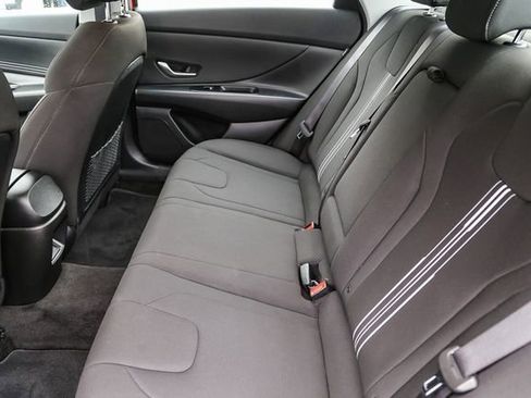 Certified 2024 Hyundai Elantra SEL w/ Convenience Package image 17