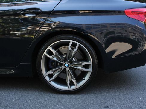 Used 2020 BMW M550i xDrive w/ Executive Package AWD/4WD image 10