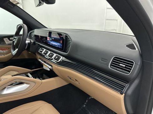 New 2026 Mercedes-Benz GLS 580 4MATIC image 31