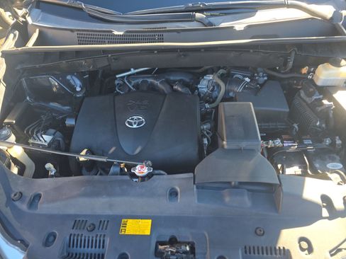 Used 2018 Toyota Highlander Plus image 16