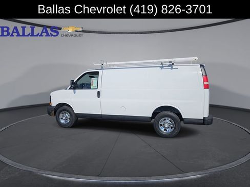 Used 2010 Chevrolet Express 2500 RWD image 6