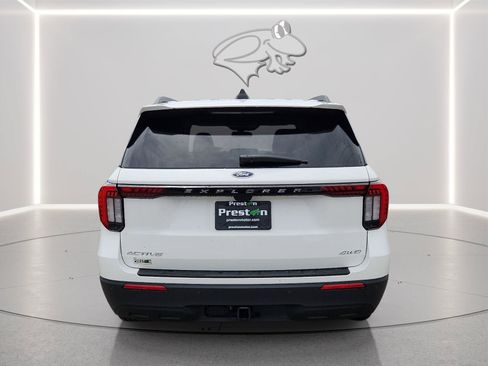 Used 2025 Ford Explorer Active AWD/4WD image 4