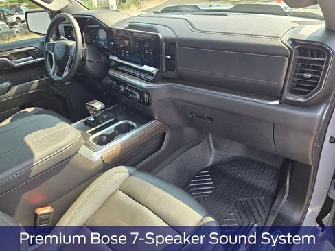 Used 2024 Chevrolet Silverado 1500 LT Trail Boss w/ LT Trail Boss Premium Package AWD/4WD image 17