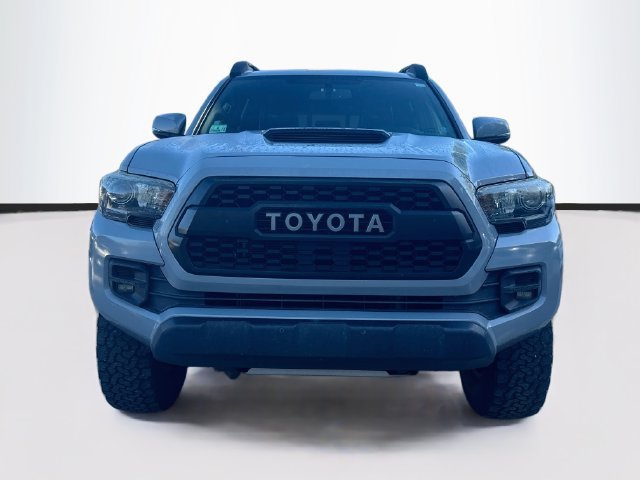 Used 2017 Toyota Tacoma TRD Pro AWD/4WD image 2