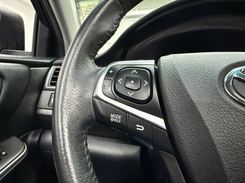 Used 2017 Toyota Camry XLE image 11