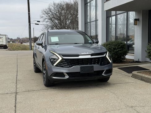 Used 2023 Kia Sportage EX image 17