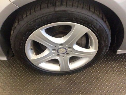 Used 2014 Mercedes-Benz E 350 4MATIC Sedan image 24