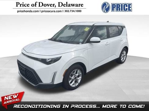 Used 2023 Kia Soul LX w/ Option Group 015 FWD image 1