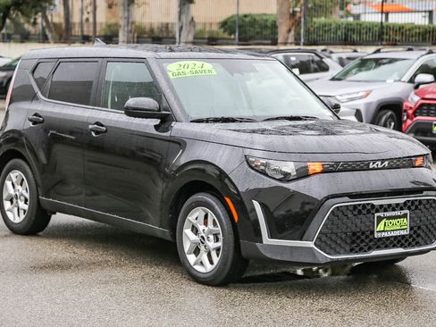 Used 2024 Kia Soul LX w/ Option Group 015 image 3