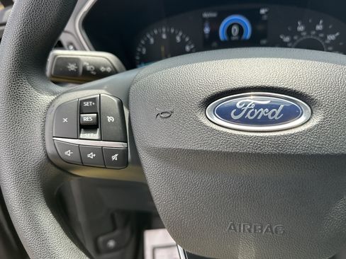 Used 2022 Ford Escape SE FWD image 25