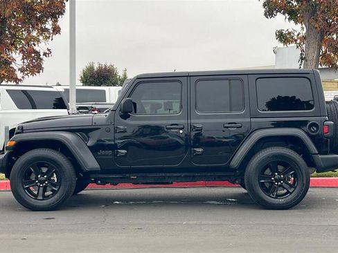 Used 2022 Jeep Wrangler Unlimited Sport image 7