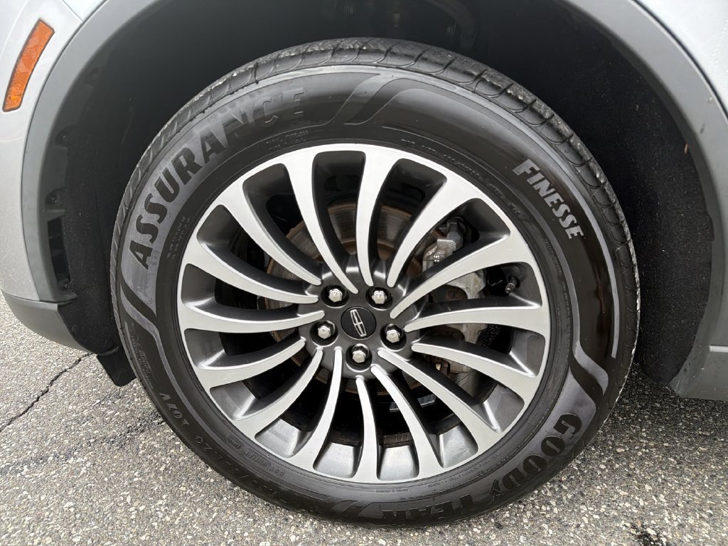 Used 2023 Lincoln Aviator AWD w/ Premium Package image 16
