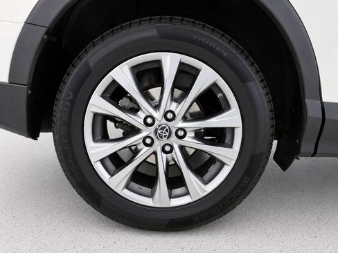 Used 2017 Toyota RAV4 Limited AWD/4WD image 32