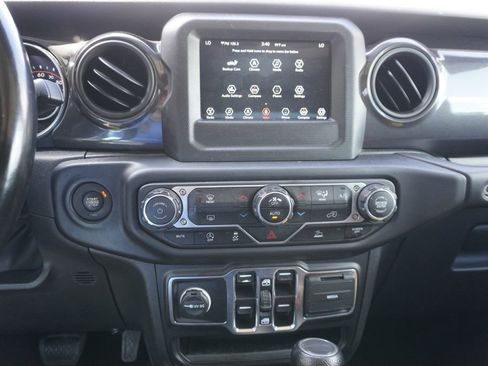 Used 2022 Jeep Gladiator Sport AWD/4WD image 8