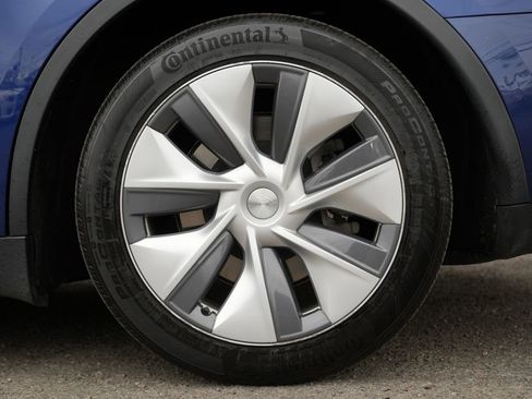 Used 2020 Tesla Model Y Performance image 13