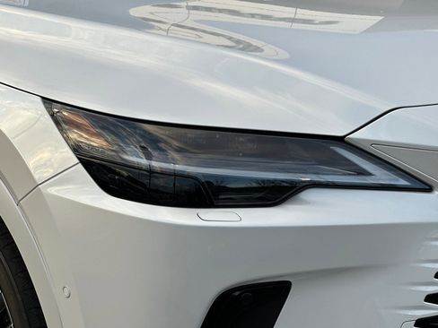 New 2026 Lexus RX 450h AWD image 10