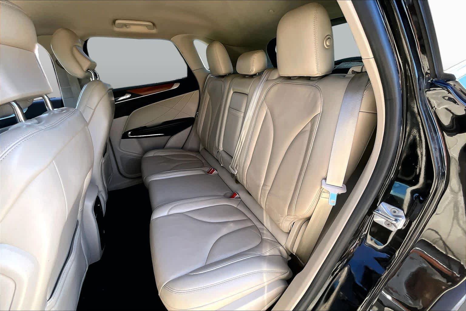 Used 2019 Lincoln MKC Select w/ Select Plus Package FWD image 17